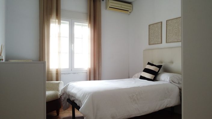 Image No.24-4 Bed Property for sale