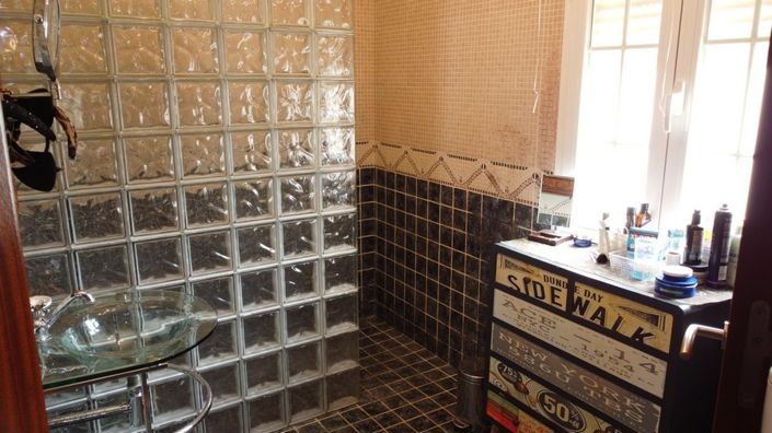 Image No.27-4 Bed Property for sale