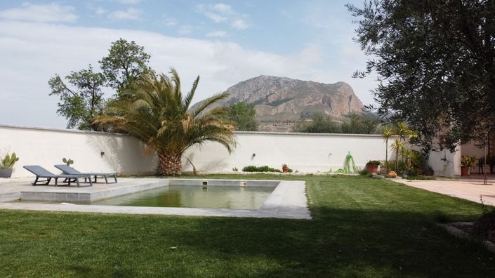 Image No.41-4 Bed Property for sale