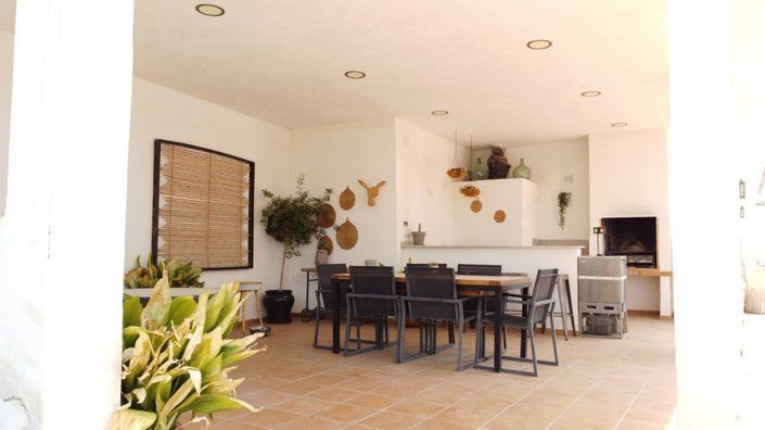 Image No.43-4 Bed Property for sale