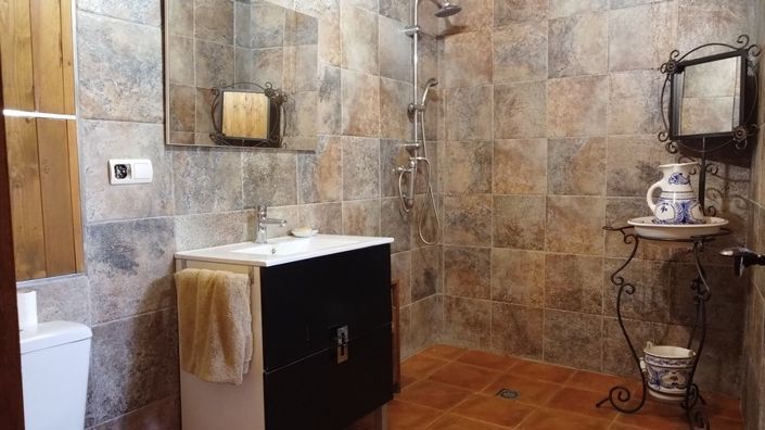 Image No.48-4 Bed Property for sale