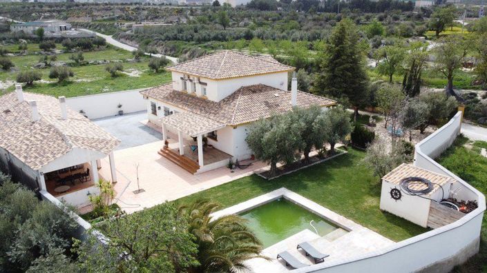 Image No.7-4 Bed Property for sale