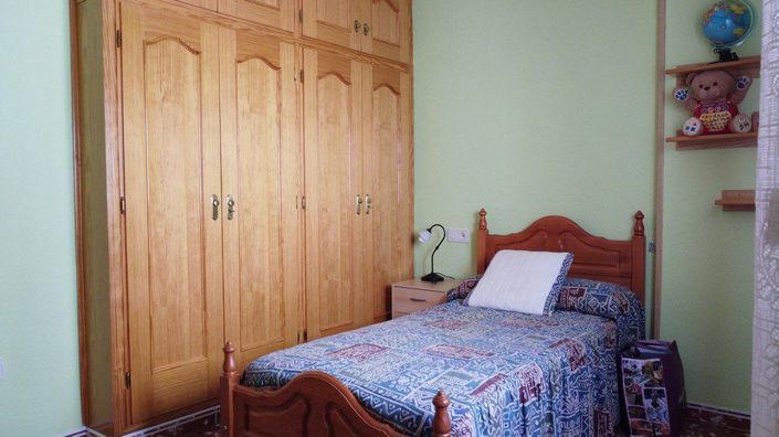 Image No.24-3 Bed Property for sale