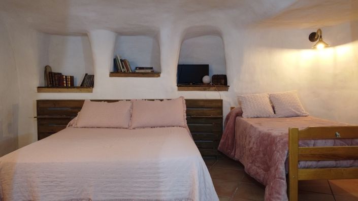 Image No.20-3 Bed House for sale