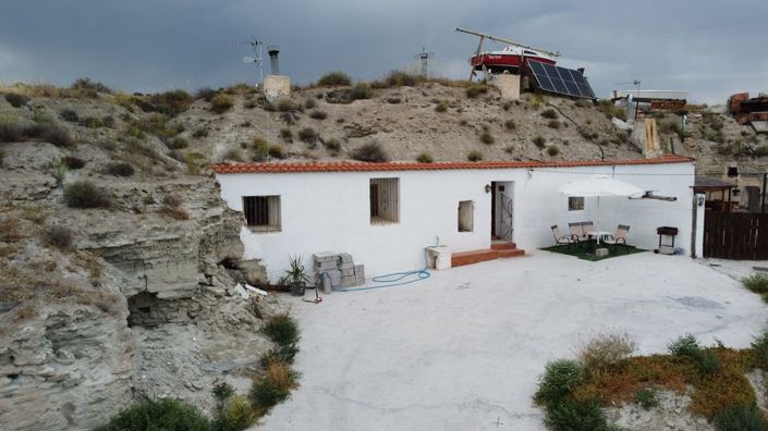 Image No.4-3 Bed House for sale