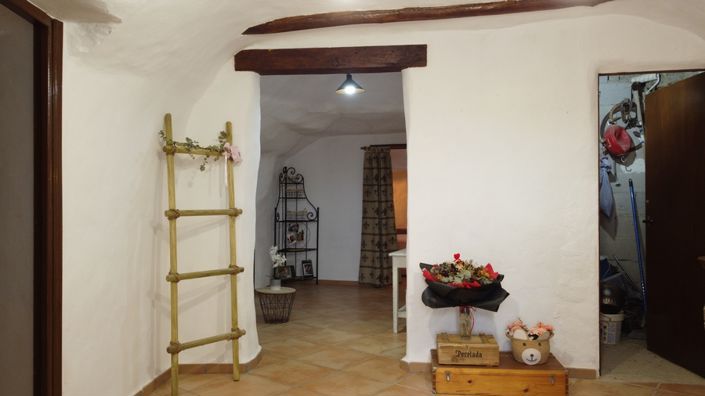 Image No.6-3 Bed House for sale