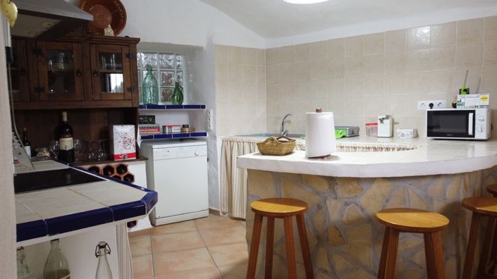 Image No.10-3 Bed House for sale