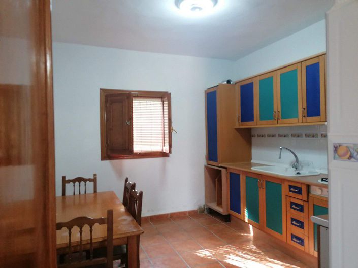 Image No.19-3 Bed Property for sale