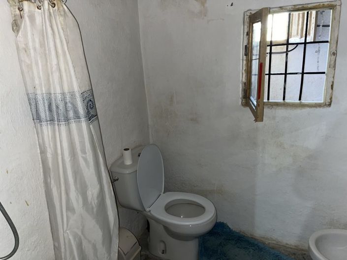 Image No.18-2 Bed House for sale