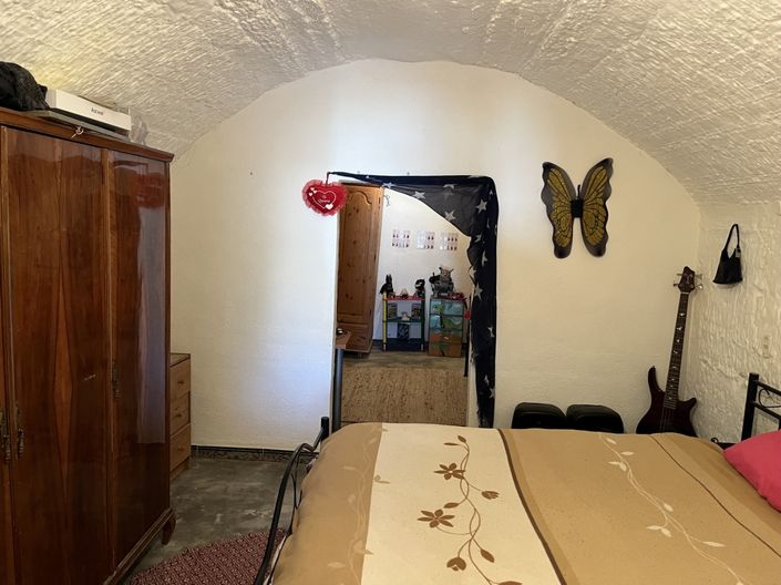 Image No.7-2 Bed House for sale