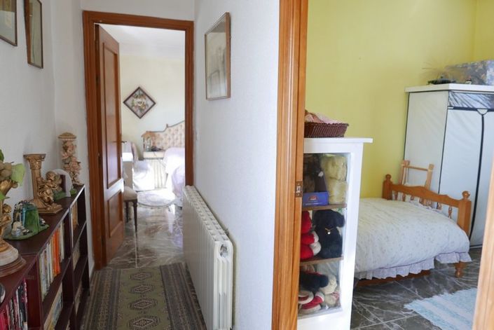 Image No.28-7 Bed Property for sale
