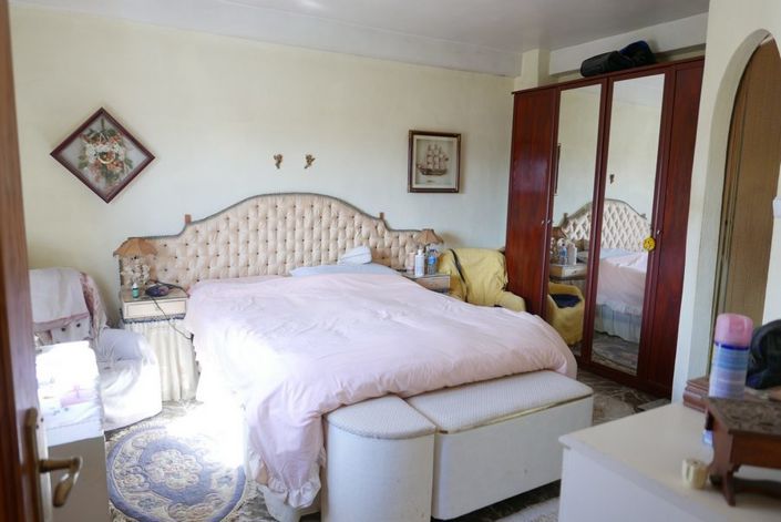 Image No.31-7 Bed Property for sale