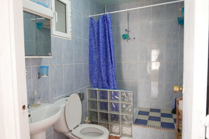 Image No.40-7 Bed Property for sale