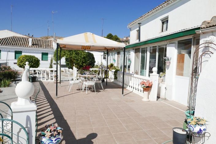 Image No.7-7 Bed Property for sale