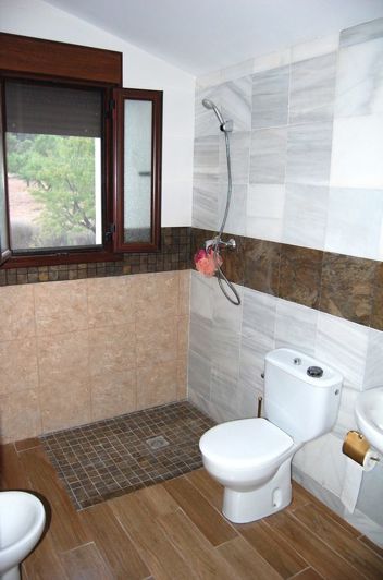Image No.13-3 Bed Property for sale