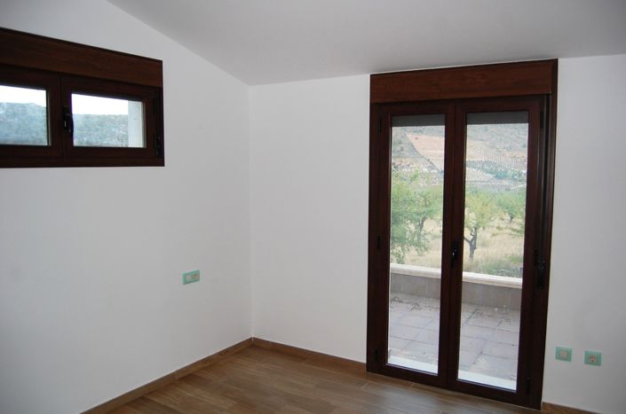 Image No.15-3 Bed Property for sale