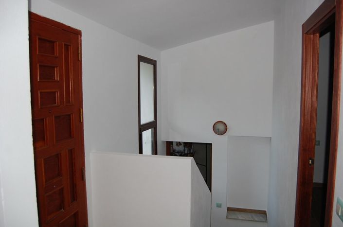 Image No.15-3 Bed Property for sale