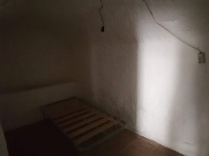 Image No.38-6 Bed House for sale