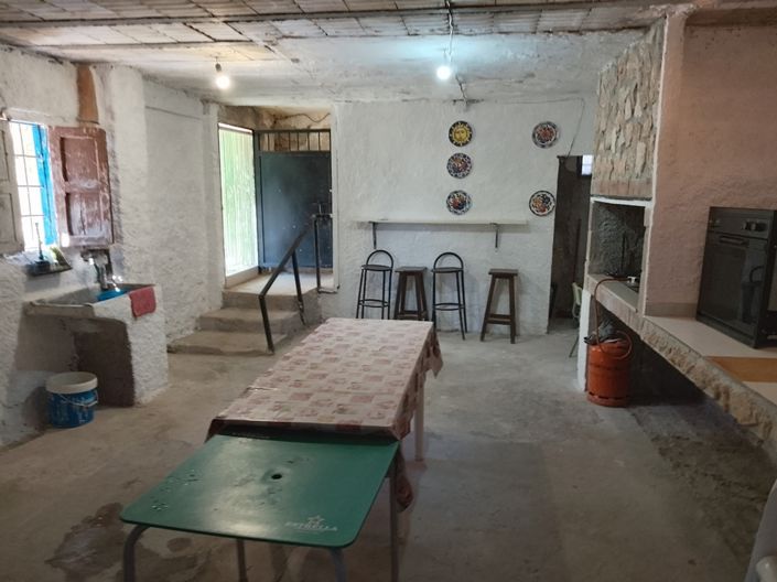 Image No.38-6 Bed Property for sale