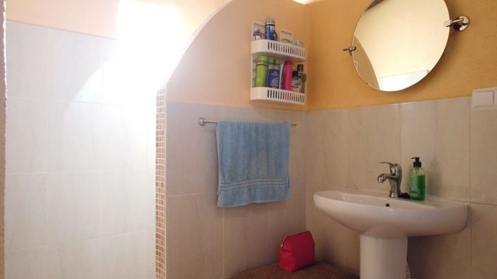 Image No.15-3 Bed Property for sale
