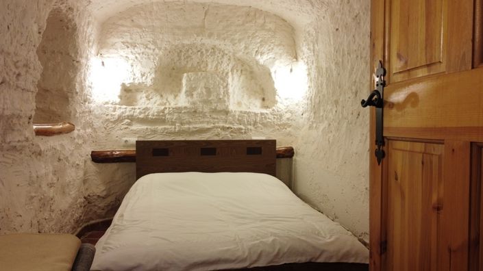 Image No.17-3 Bed House for sale