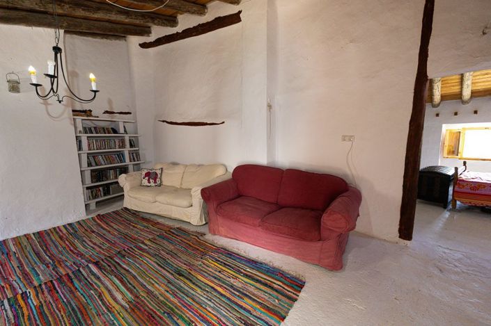Image No.27-6 Bed Property for sale