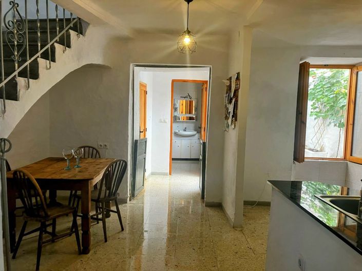 Image No.43-6 Bed Property for sale