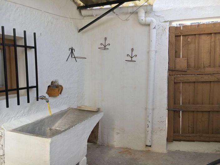 Image No.21-4 Bed House for sale