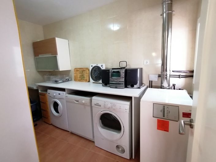 Image No.13-6 Bed Property for sale