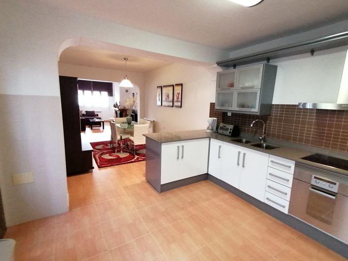 Image No.14-6 Bed Property for sale