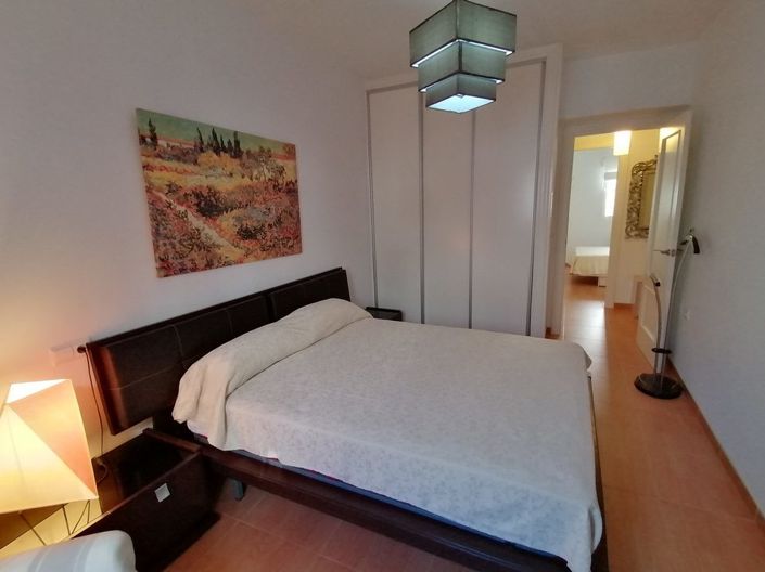Image No.18-6 Bed Property for sale