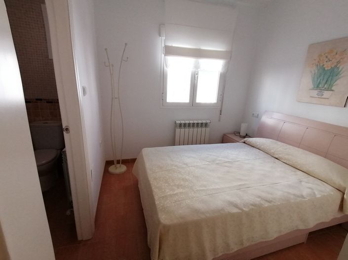 Image No.19-6 Bed Property for sale