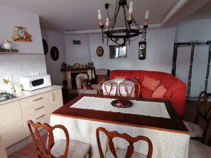 Image No.25-6 Bed Property for sale