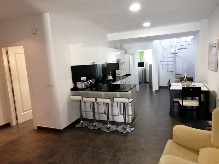 Image No.30-6 Bed Property for sale