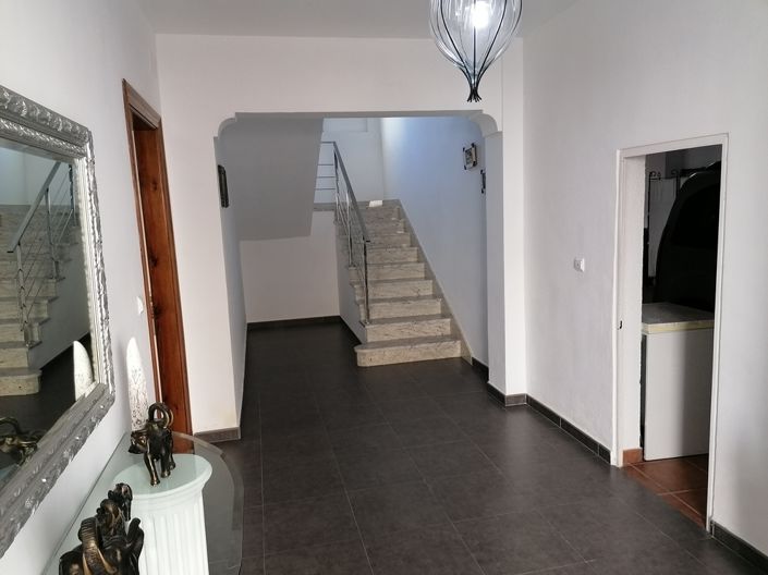 Image No.4-6 Bed Property for sale