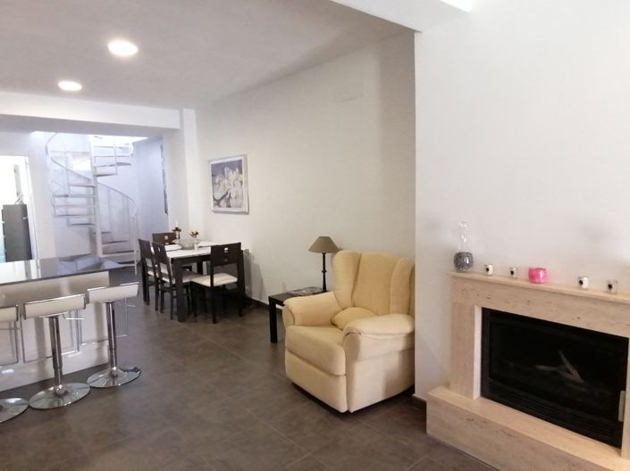 Image No.33-6 Bed Property for sale