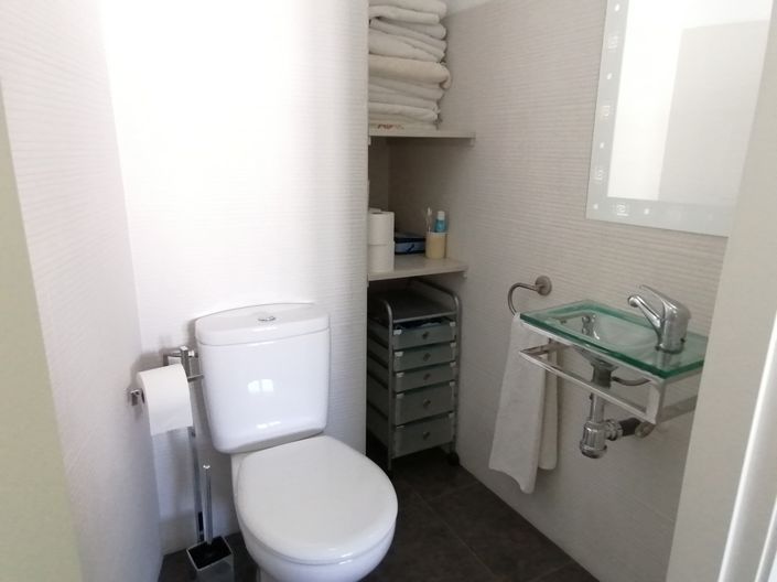 Image No.42-6 Bed Property for sale