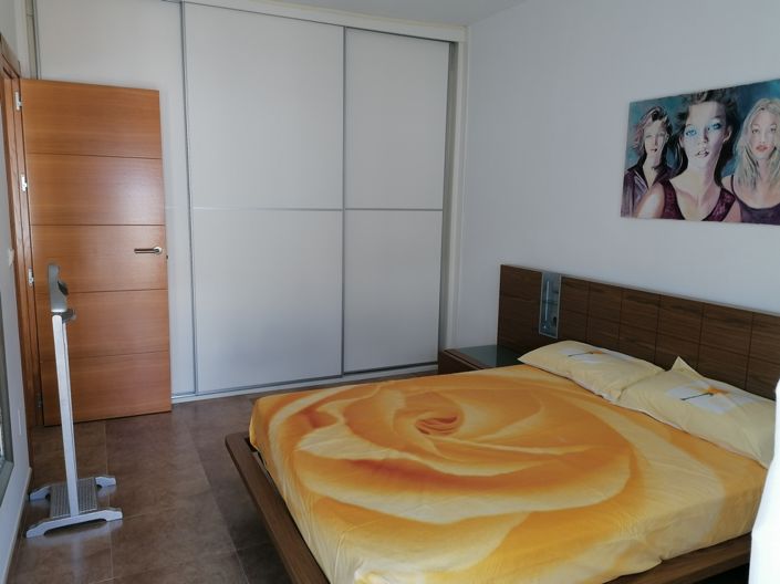 Image No.50-6 Bed Property for sale