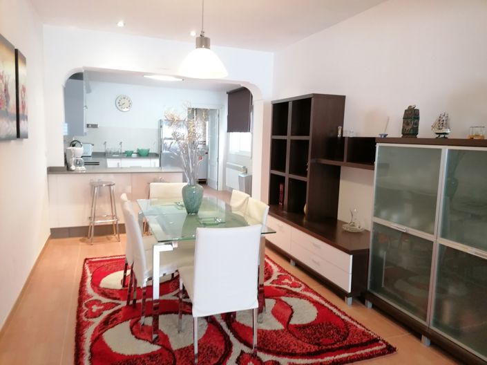 Image No.9-6 Bed Property for sale