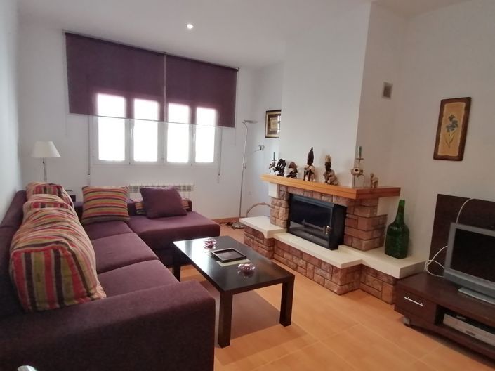 Image No.10-6 Bed Property for sale