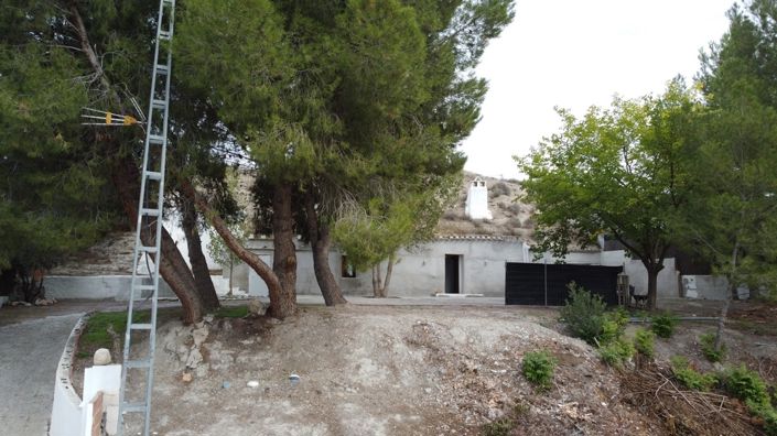 Image No.34-4 Bed House for sale