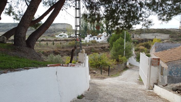 Image No.6-4 Bed House for sale