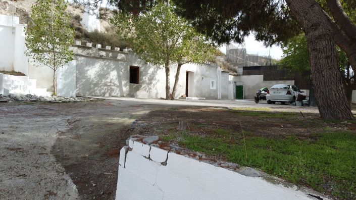 Image No.7-4 Bed House for sale