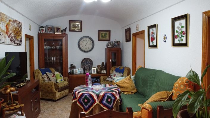 Image No.14-3 Bed House for sale