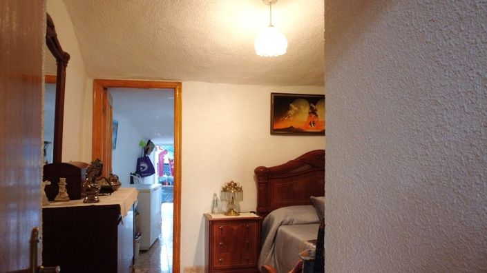 Image No.17-3 Bed House for sale