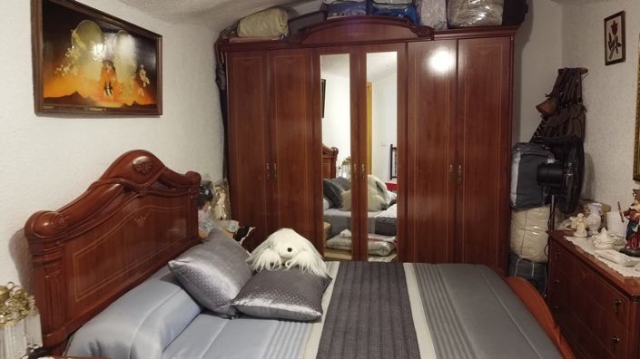 Image No.19-3 Bed House for sale