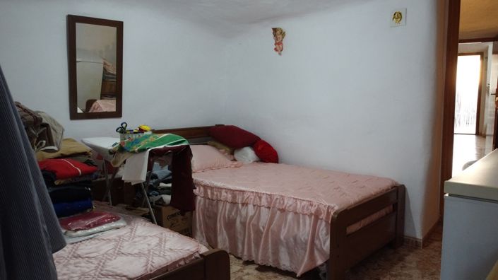 Image No.21-3 Bed House for sale