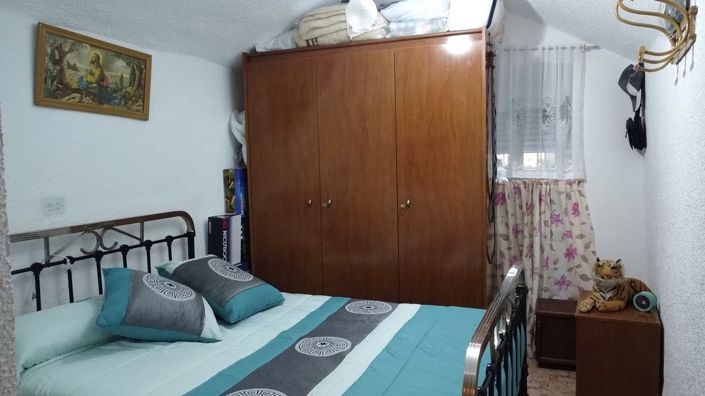 Image No.27-3 Bed House for sale