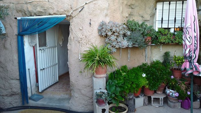 Image No.42-3 Bed House for sale