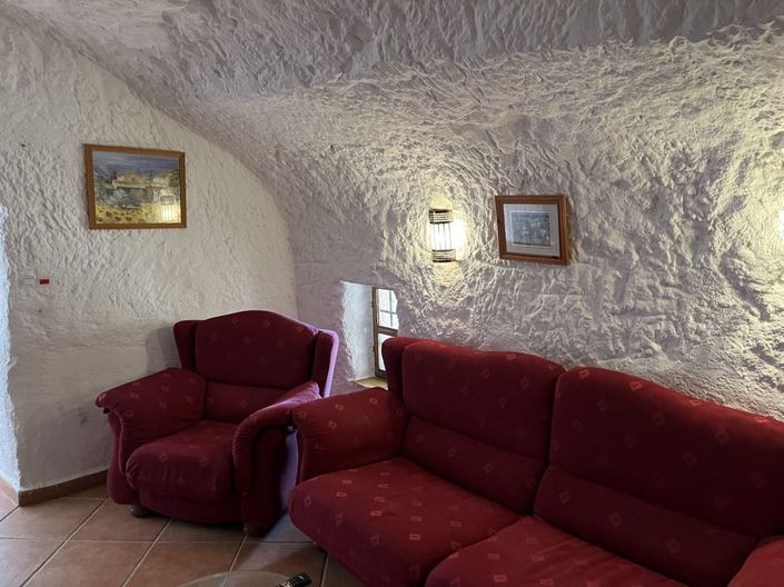 Image No.18-3 Bed House for sale